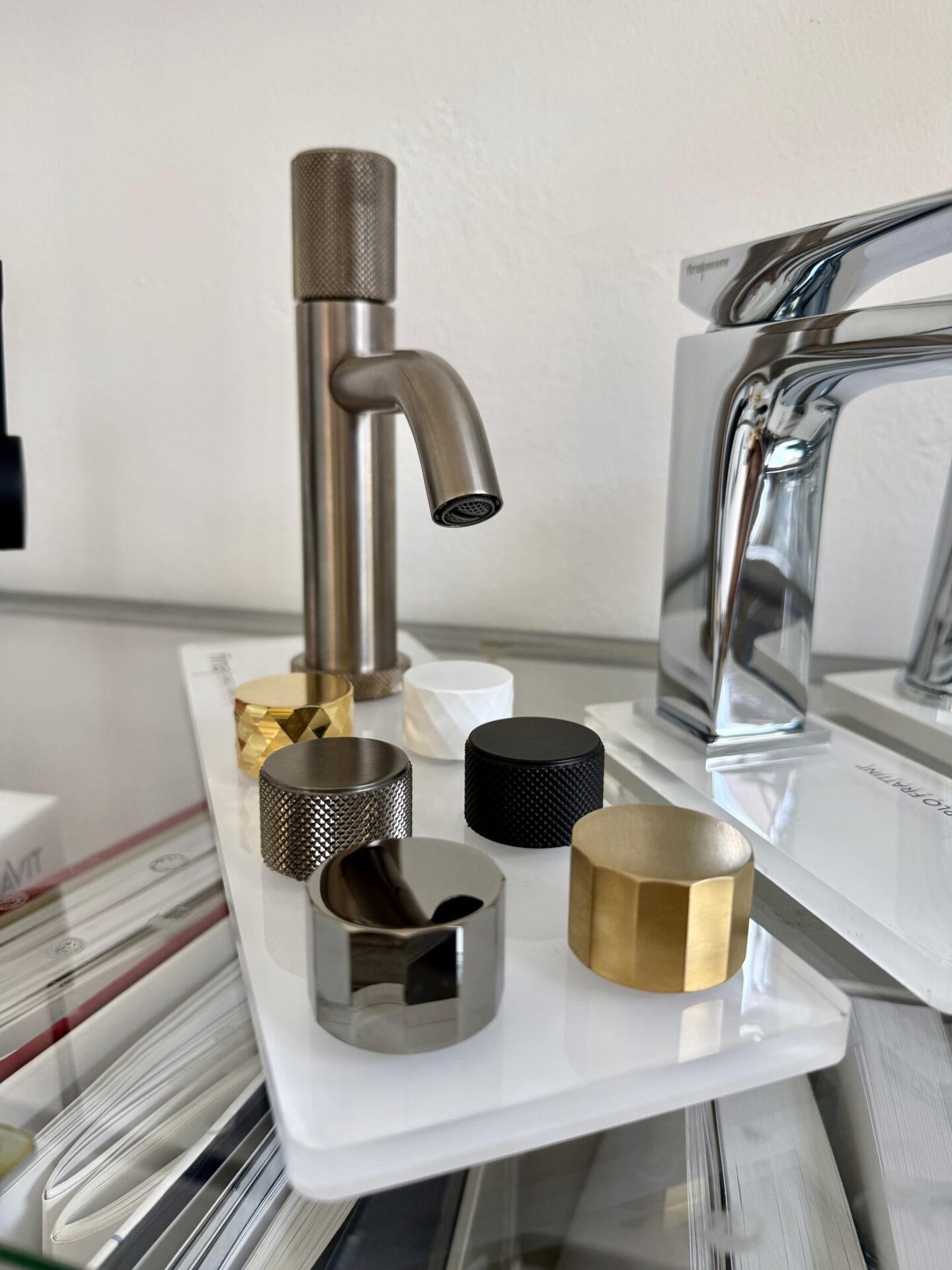 Wasserhahn Badausstellung Flanyek